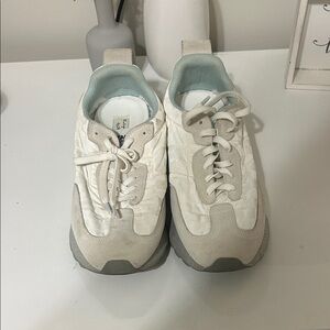 Vintage Havana White and Gray Athletic Shoes